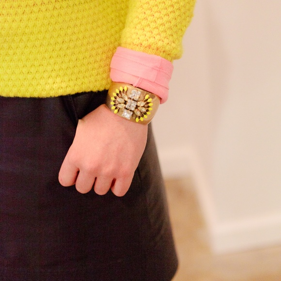 :: S&D⚜️🌞Yellow+Gold Norah Statement Cuff - Picture 3 of 8